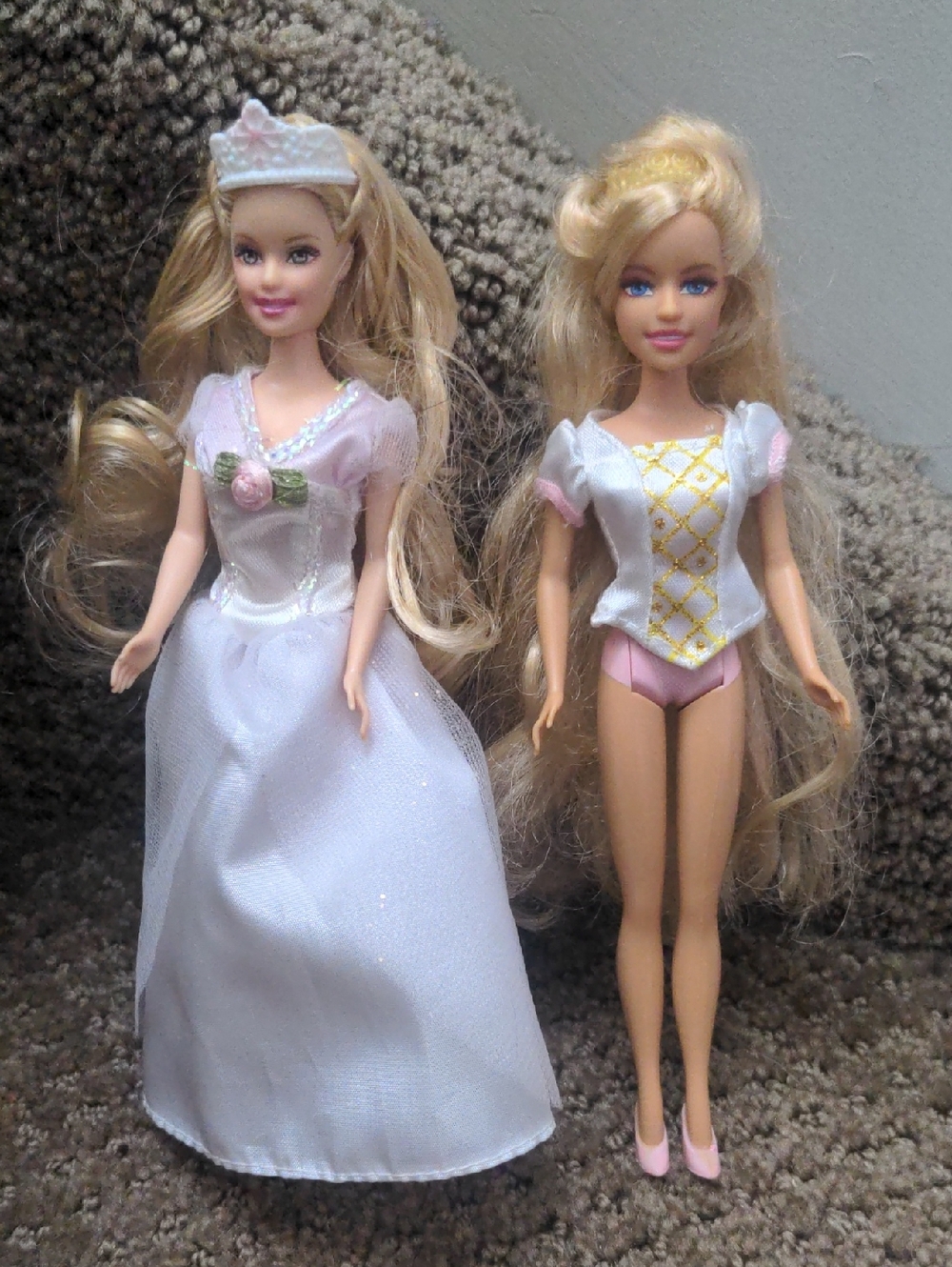 Barbie Mini Kingdom Princess Dolls